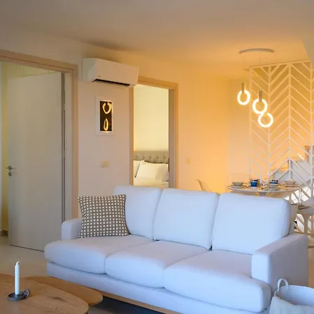 Kalos Luxury Homes, Beachside Experience Voulisma 伊斯特隆